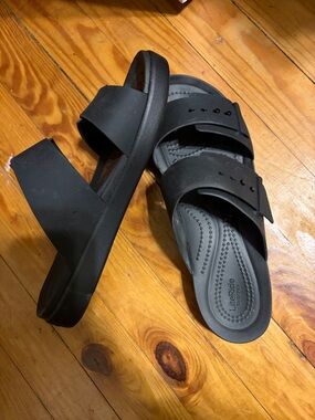 CROCS Brooklyn Low Wedge Slide Sandals
